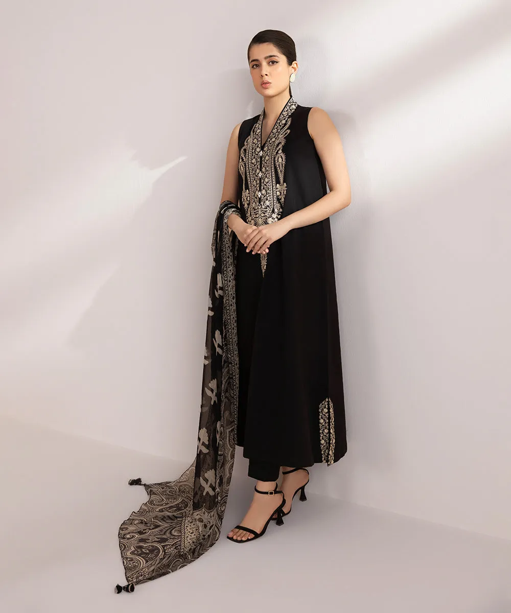 Monochrome '24-3 Piece - Embroidered Lawn Suit - U3Pebw24V413